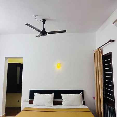 Hotel Sunday - Townhouse Club Airport Trivandrum Thiruvananthapuram Dış mekan fotoğraf