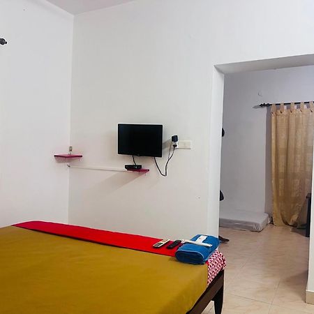Hotel Sunday - Townhouse Club Airport Trivandrum Thiruvananthapuram Dış mekan fotoğraf