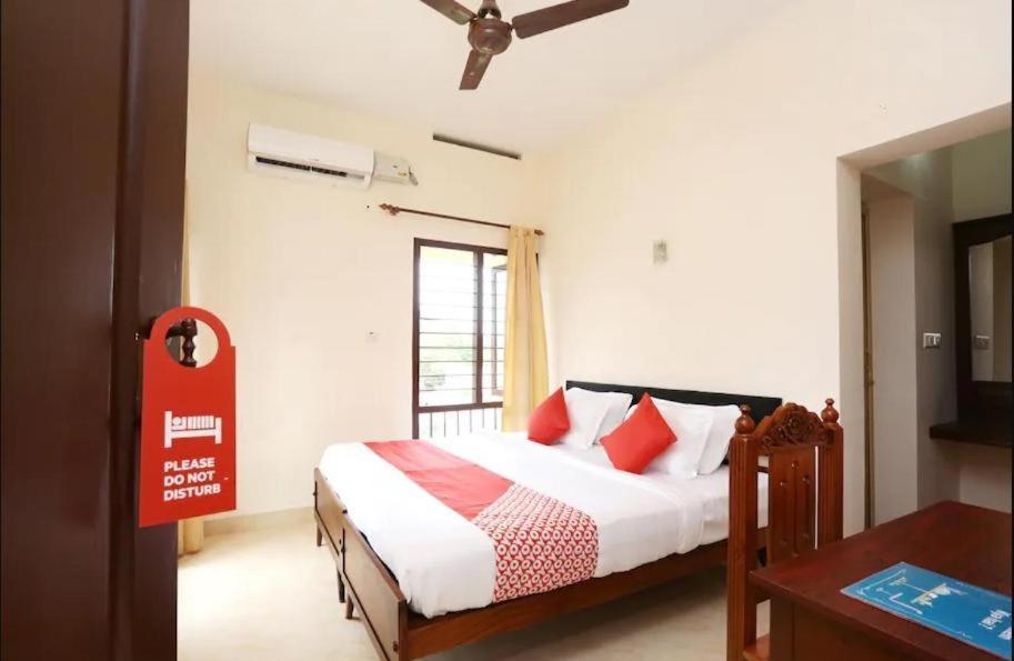 Hotel Sunday - Townhouse Club Airport Trivandrum Thiruvananthapuram Dış mekan fotoğraf