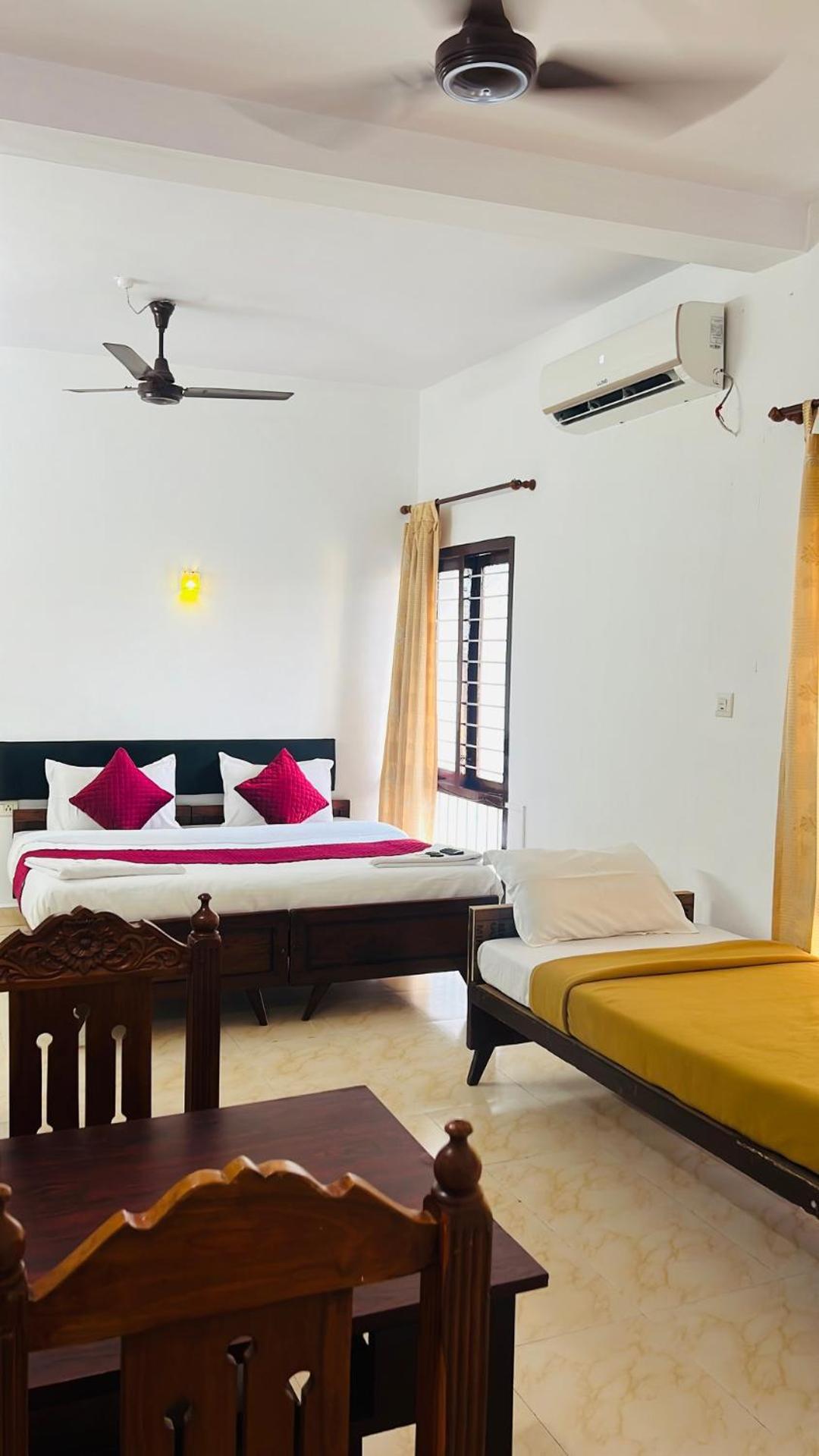 Hotel Sunday - Townhouse Club Airport Trivandrum Thiruvananthapuram Dış mekan fotoğraf