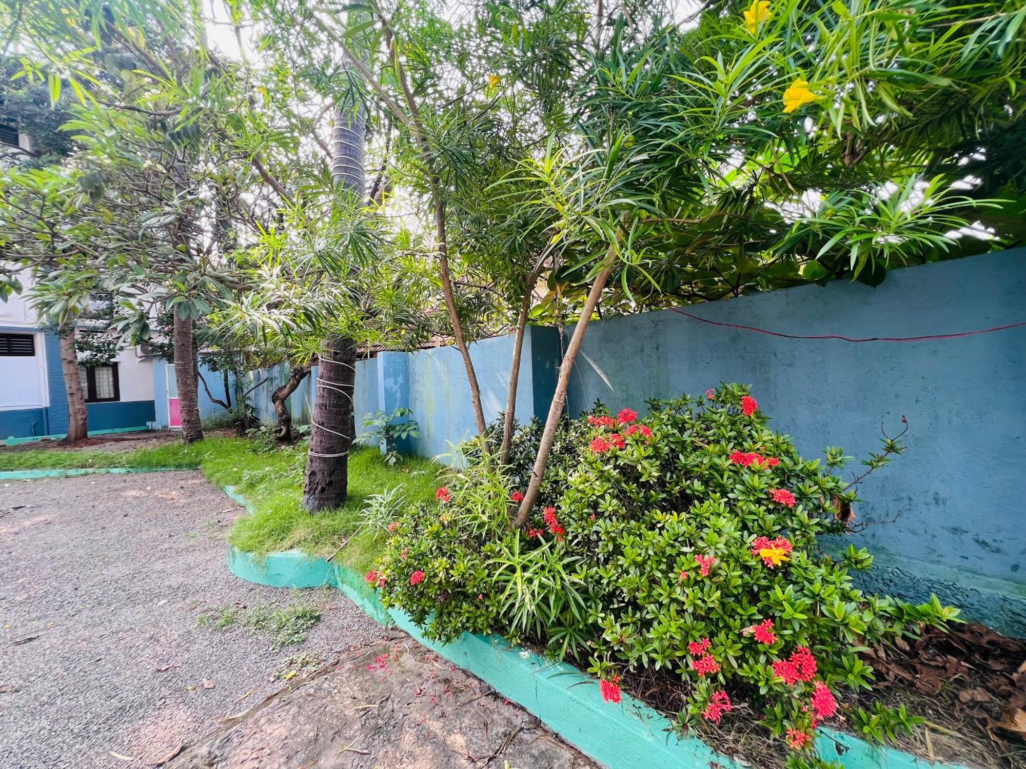 Hotel Sunday - Townhouse Club Airport Trivandrum Thiruvananthapuram Dış mekan fotoğraf