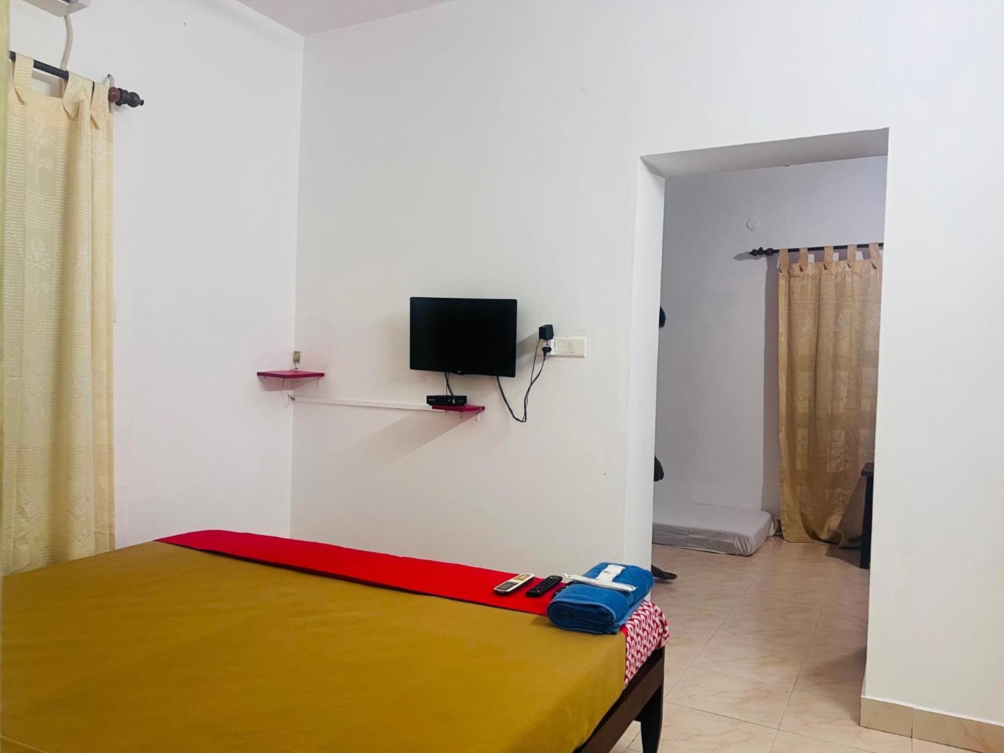 Hotel Sunday - Townhouse Club Airport Trivandrum Thiruvananthapuram Dış mekan fotoğraf